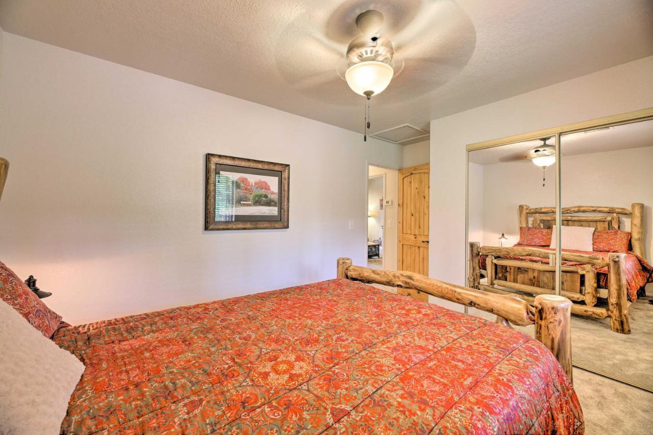 Lush Pinetop Retreat With Large Deck And Wooded Yard! Екстер'єр фото