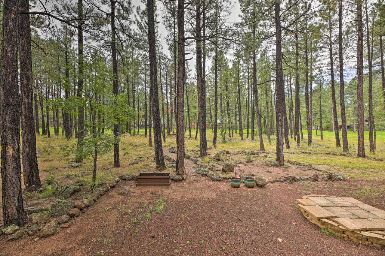 Lush Pinetop Retreat With Large Deck And Wooded Yard! Екстер'єр фото